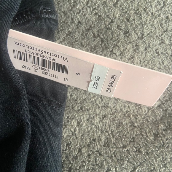 Victoria’s Secret Black Leggings NEW WITH TAGS - Picture 4 of 5